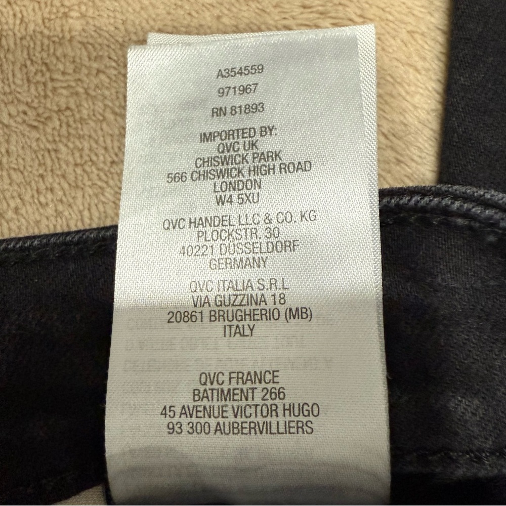 LOGO by Lori Goldstein Women's Black Straight Leg Jeans - Picture 5 of 6